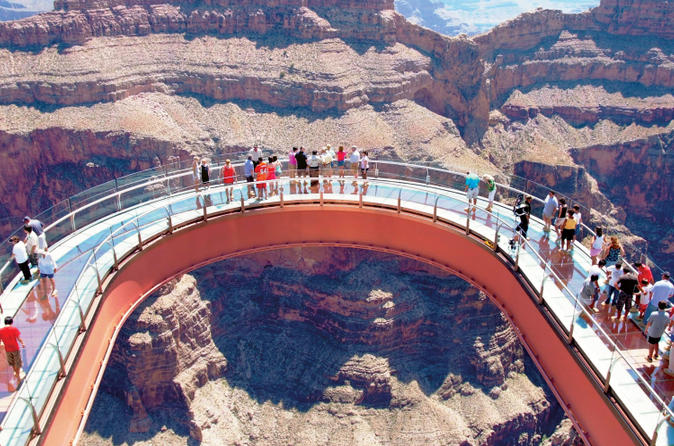 Visiting the Skywalk. Grand Canyon Skywalk Pictures.